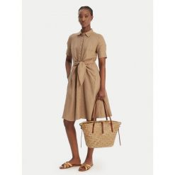 Torebka Coccinelle. Brązowe torebki do ręki damskie Coccinelle, bez wzorów, bez dodatków. Za 899.99 zł.