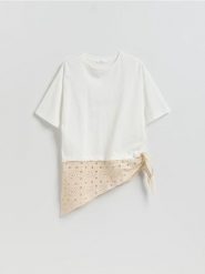 T-shirt z ażurową chustą - biały. Białe szaliki i chusty damskie Reserved, w ażurowe wzory, z bawełny. Za 79.99 zł.