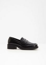 Loafersy chunky. Czarne czółenka damskie bonprix, bez wzorów, bez obcasa, bez zapięcia. Za 129.99 zł.