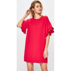 Answear - Sukienka Orient Express. Czerwone sukienki damskie ANSWEAR, m, bez wzorów, z elastanu, casualowe, bez kołnierzyka, bez ramiączek. W wyprzedaży za 79.90 zł.