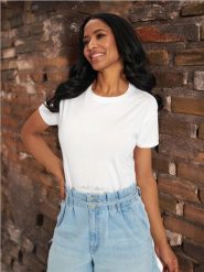 Koszulka - biały. Białe t-shirty damskie Sinsay, l, z aplikacjami, z bawełny, bez kołnierzyka. W wyprzedaży za 17.99 zł.