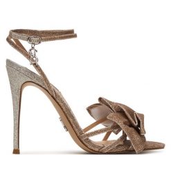 Sandały Steve Madden. Czerwone sandały damskie Steve Madden, bez wzorów, bez obcasa, na szpilce, bez zapięcia. Za 599.99 zł.