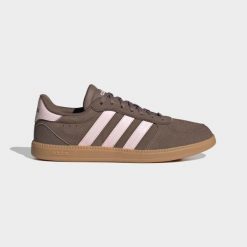 Sneakersy damskie ADIDAS Breaknet Sleek. Brązowe obuwie sportowe damskie Adidas, bez wzorów, z kauczuku, trekkingowe. Za 259.99 zł.