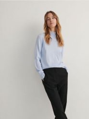 Spodnie z melanżowej tkaniny - czarny. Czarne spodnie materiałowe damskie Reserved, l, bez wzorów, z tkaniny. W wyprzedaży za 49.99 zł.