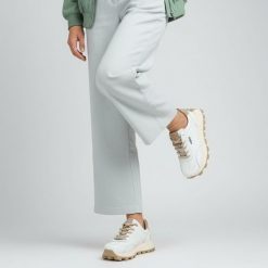 Białe Sneakersy Filippo Wygodne Buty Damskie Na Platformie. Białe półbuty damskie Filippo, na lato, bez wzorów, z jeansu, sportowe, bez obcasa, na platformie, bez zapięcia. Za 219.00 zł.