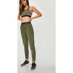 Puma - Spodnie. Szare bez kategorii marki Puma, z dzianiny. W wyprzedaży za 159.90 zł.