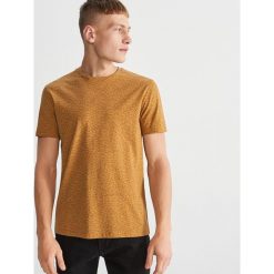 T-shirt z mikroprintem - Beżowy. T-shirty męskie marki Reserved. Za 49.99 zł.