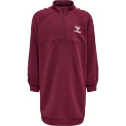 Sukienka dla dziewczynki Hummel Olivia. Fioletowe t-shirty i topy dla dziewczynek Hummel, bez wzorów, bez ramiączek. Za 287.00 zł.