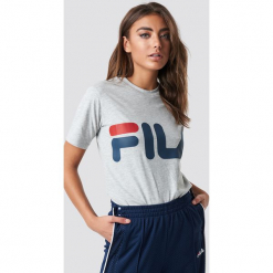 FILA Klasyczny T-shirt z logo - Grey. Szare t-shirty damskie Fila, z nadrukiem, z klasycznym kołnierzykiem. Za 100.95 zł.
