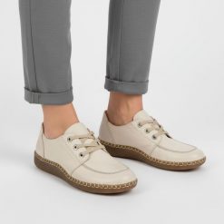 Półbuty damskie Rieker, cholewka ze skóry naturalnej gładka forma klasyczne sznurowanie miękka elastyczna podeszwa zapewniająca wygodę na co dzień, b. Brązowe półbuty damskie Rieker, bez wzorów, ze skóry, klasyczne, bez obcasa, na płaskiej podeszwie, bez zapięcia. Za 349.00 zł.