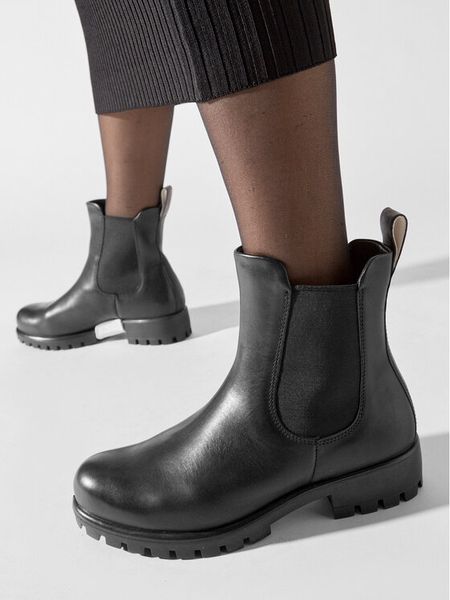 ECCO Sztyblety Modtray W 49002301001 Czarny. Czarne botki damskie ecco, ze skóry, bez obcasa, na płaskiej podeszwie, bez zapięcia. Za 739.99 zł.