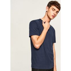 Gładki t-shirt regular fit - Granatowy. T-shirty męskie marki Giacomo Conti. W wyprzedaży za 39.99 zł.