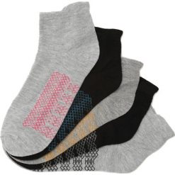 10-pack Czarno-Szare Skarpetki Bicarbureted. Skarpety damskie marki Born2be. Za 39.99 zł.