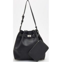 Torebka typu hobo - Czarny. Torebki do ręki damskie Reserved. W wyprzedaży za 69.99 zł.