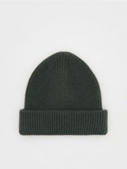 Czapka beanie - zielony. Zielone czapki i kapelusze męskie Reserved, bez wzorów. W wyprzedaży za 25.99 zł.