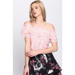 Jasnoróżowa Bluzka Nothing Out. Bluzki damskie marki Born2be. Za 34.99 zł.