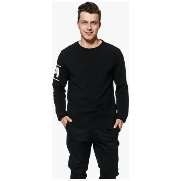 Umbro Bluza Deer , czarny, rozmiar XXL. Czarne bluzy męskie Umbro, m, bez wzorów, z bawełny, bez kaptura. W wyprzedaży za 79.99 zł.