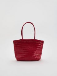 Pleciona torebka koszyk - czerwony. Czerwone torebki do ręki damskie Reserved, bez wzorów, z bawełny, bez dodatków. Za 239.99 zł.