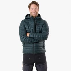 Kurtka outdoor hiking męska Swedemount Lofoten Hood Jacket wiatroszczelna. Zielone kurtki męskie SWEDEMOUNT, m, bez wzorów, z puchu, outdoorowe. Za 499.99 zł.