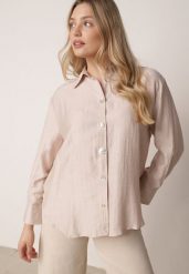 Beżowa Koszula Oversize z Wiskozą i Lnem Zdobiona Nieregularnymi Guzikami Inisera. Brązowe bluzki damskie Born2be, l, z aplikacjami, z jeansu, biznesowe, bez kołnierzyka, bez ramiączek. Za 109.99 zł.