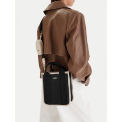 Torebka MEXX. Czarne torebki do ręki damskie Mexx, bez wzorów, klasyczne, bez dodatków. Za 249.99 zł.