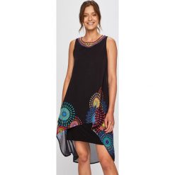 Desigual - Sukienka. Czarne sukienki damskie Desigual, bez wzorów, z elastanu, casualowe, bez kołnierzyka, bez ramiączek. W wyprzedaży za 299.90 zł.