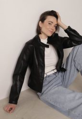 Czarna Kurtka Ramoneska o Taliowanym Kroju ze Stójką Fezinia. Czarne kurtki damskie Born2be, l, bez wzorów, z jeansu, bez kaptura. Za 109.99 zł.