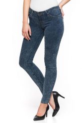 SPODNIE DAMSKIE LEE TOXEY MARBLE BLUE L527AQAS. Niebieskie spodnie materiałowe damskie Lee, l, bez wzorów, z jeansu, z obniżonym stanem. W wyprzedaży za 54.99 zł.