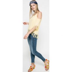 Answear - Bluzka. Bluzki damskie marki ANSWEAR. W wyprzedaży za 34.90 zł.