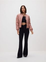 Spodnie dresowe - czarny. Czarne spodnie dresowe damskie Reserved, l, bez wzorów, z dresówki. Za 99.99 zł.