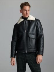 Kurtka sherpa z imitacji skóry - czarny. Czarne kurtki męskie Sinsay, l, bez wzorów, ze skóry, bez kaptura. Za 159.99 zł.
