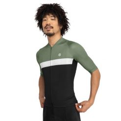 Męska ultralekka koszulka rowerowa Kolarstwo Siroko M3 Grand Master. Czarne buty sportowe męskie SIROKO, m, bez wzorów, z jersey, bez kołnierzyka, bez ramiączek, rowerowe. W wyprzedaży za 211.00 zł.