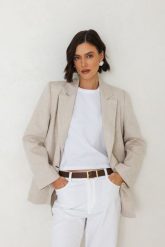 LNIANA MARYNARKA MATYLDA PIASKOWA XS - Flawless. Żakiety damskie Flawless, uniwersalny, bez wzorów, biznesowe. Za 897.00 zł.