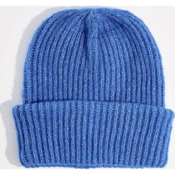 Czapka beanie z dzianiny w prążki - Niebieski. Niebieskie czapki i kapelusze damskie Mohito, z dzianiny. Za 39.99 zł.