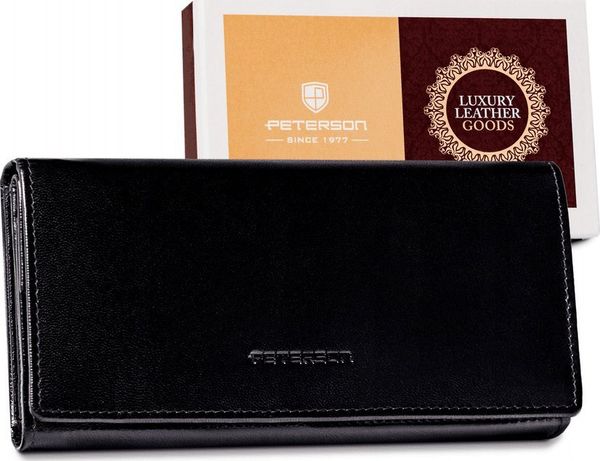 Peterson Portfel damski ze skóry naturalnej na zatrzask Peterson. Portfele damskie Peterson, bez wzorów, ze skóry. Za 150.40 zł.
