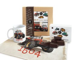 Ursus 1604 — paczka (Zawartość paczki: koszulka, torba, kubek, słodycze; Rozmiar koszulki / bluzy: L (damska); Kolor koszulki / bluzy: czarny; Rodzaj. Czarne bluzy damskie nikiniki, l, bez wzorów, z bawełny, bez kołnierzyka. Za 179.00 zł.