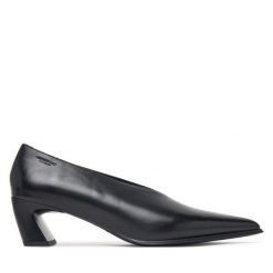 Czółenka Vagabond Shoemakers. Brązowe czółenka damskie Vagabond Shoemakers, bez wzorów, bez obcasa, bez zapięcia. Za 649.99 zł.