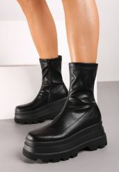 Czarne Botki Workery na Grubej Podeszwie z Dopasowaną Cholewką Zapinane na Suwak Queniefra. Czarne botki damskie Born2be, z jeansu, eleganckie, z okrągłym noskiem, bez obcasa, na obcasie, bez zapięcia. Za 159.99 zł.