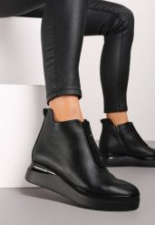 Czarne Botki na Platformie Ozdobione Cyrkoniami Labrisse. Czarne botki damskie Renee, z dzianiny, eleganckie, bez obcasa, na platformie, bez zapięcia. Za 169.99 zł.