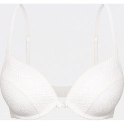 Koronkowy biustonosz push up - Kremowy. Biustonosze marki Reserved. Za 29.99 zł.