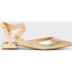 Liu Jo - Baleriny. Żółte baleriny damskie Liu Jo, bez wzorów, z materiału, bez obcasa. W wyprzedaży za 499.90 zł.