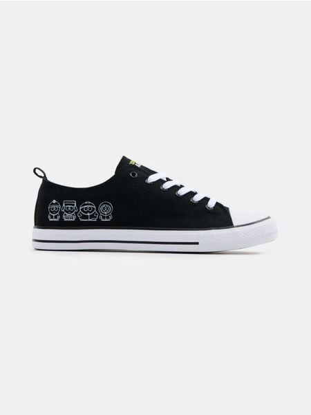 Niskie trampki South Park - czarny. Czarne trampki męskie Sinsay, bez wzorów, bez zapięcia. Za 39.99 zł.