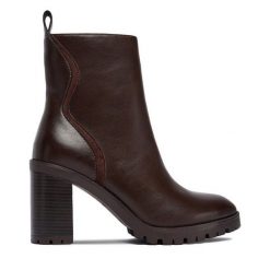 Botki JENNY. Brązowe botki damskie Jenny, bez obcasa, na słupku, bez zapięcia. Za 179.99 zł.