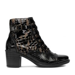 Botki Rieker. Czarne botki damskie Rieker, bez obcasa, na słupku, bez zapięcia. Za 399.99 zł.