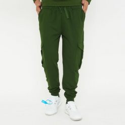 Spodnie sportowe F CARGO ciemnozielone. Zielone buty sportowe męskie Legea, z bawełny, bez zapięcia, na fitness i siłownię. W wyprzedaży za 108.00 zł.