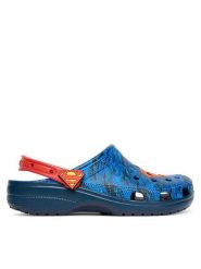 Crocs Klapki Superman Classic Clog 211131 Niebieski. Niebieskie klapki męskie Crocs, z tworzywa sztucznego. Za 259.99 zł.