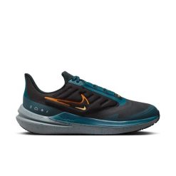Buty do biegania męskie Nike Air Winflo 9 Shield. Czarne buty sportowe męskie Nike, bez zapięcia, do biegania. Za 399.99 zł.