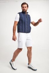 Kamizelka męska EA7 EMPORIO ARMANI. Kurtki męskie EA7 Emporio Armani, m, bez wzorów, bez kaptura. W wyprzedaży za 533.02 zł.