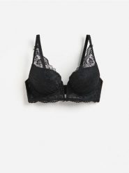 Biustonosz super push up z koronką - czarny. Czarne biustonosze Reserved, bez wzorów, z koronki. Za 79.99 zł.
