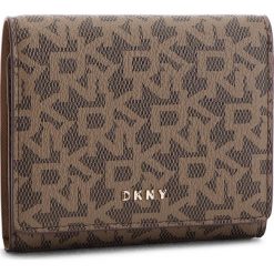 Mały Portfel Damski DKNY - Bryant-Trifold Wallet Logo R741J100 Mocha Logo/Vic 9MV. Brązowe portfele damskie DKNY, ze skóry ekologicznej. Za 339.00 zł.